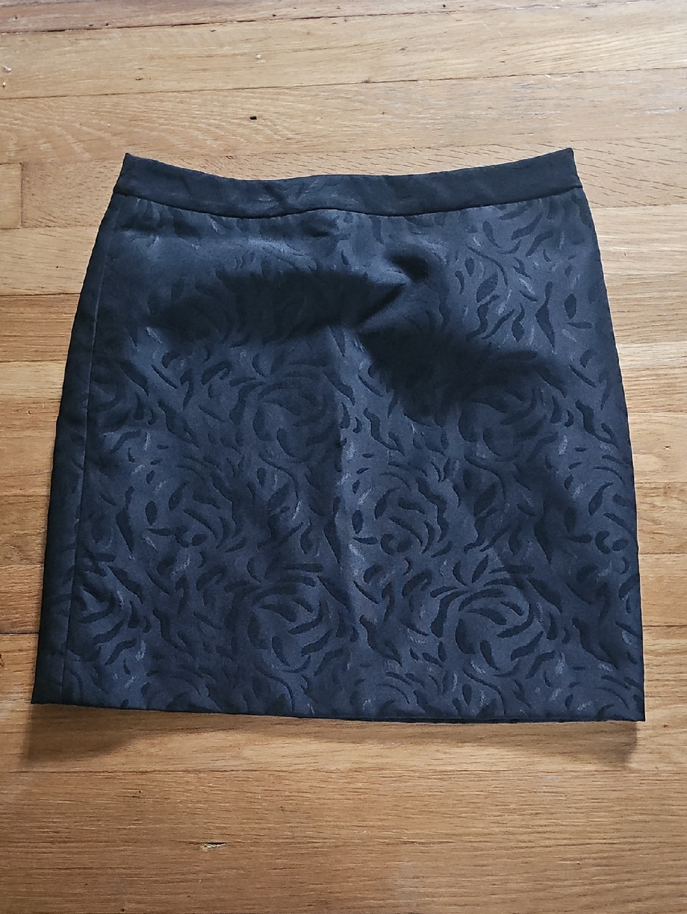 Ann Taylor Loft Black A Line Mini Skirt Wonen's Size 4 P